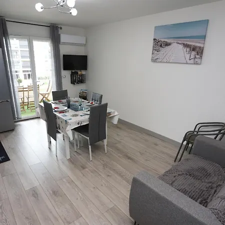 T2 A 2 Pas De La De St Cyprien Apartment